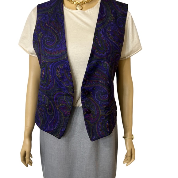 Ellen Tracy Purple Paisley Vest Size 8 Two Button Closure & A Silk Strap In Back - Picture 8 of 9